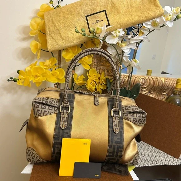 FENDI Zucca Vintage Canvas and Leather Luxury Boston Bag - Picture 5 of 11